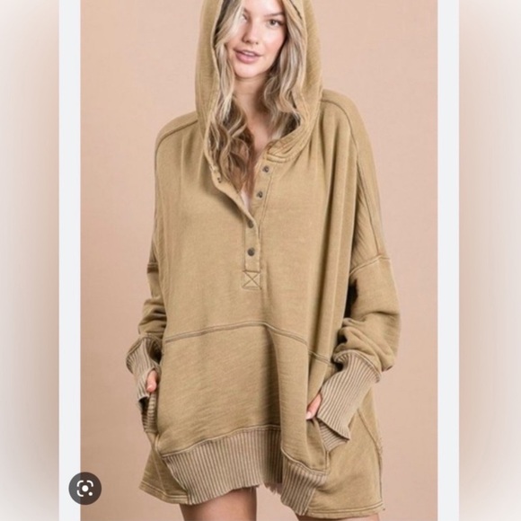 BUCKETLIST Tops - BUCKETLIST Tan khaki hoodie oversized